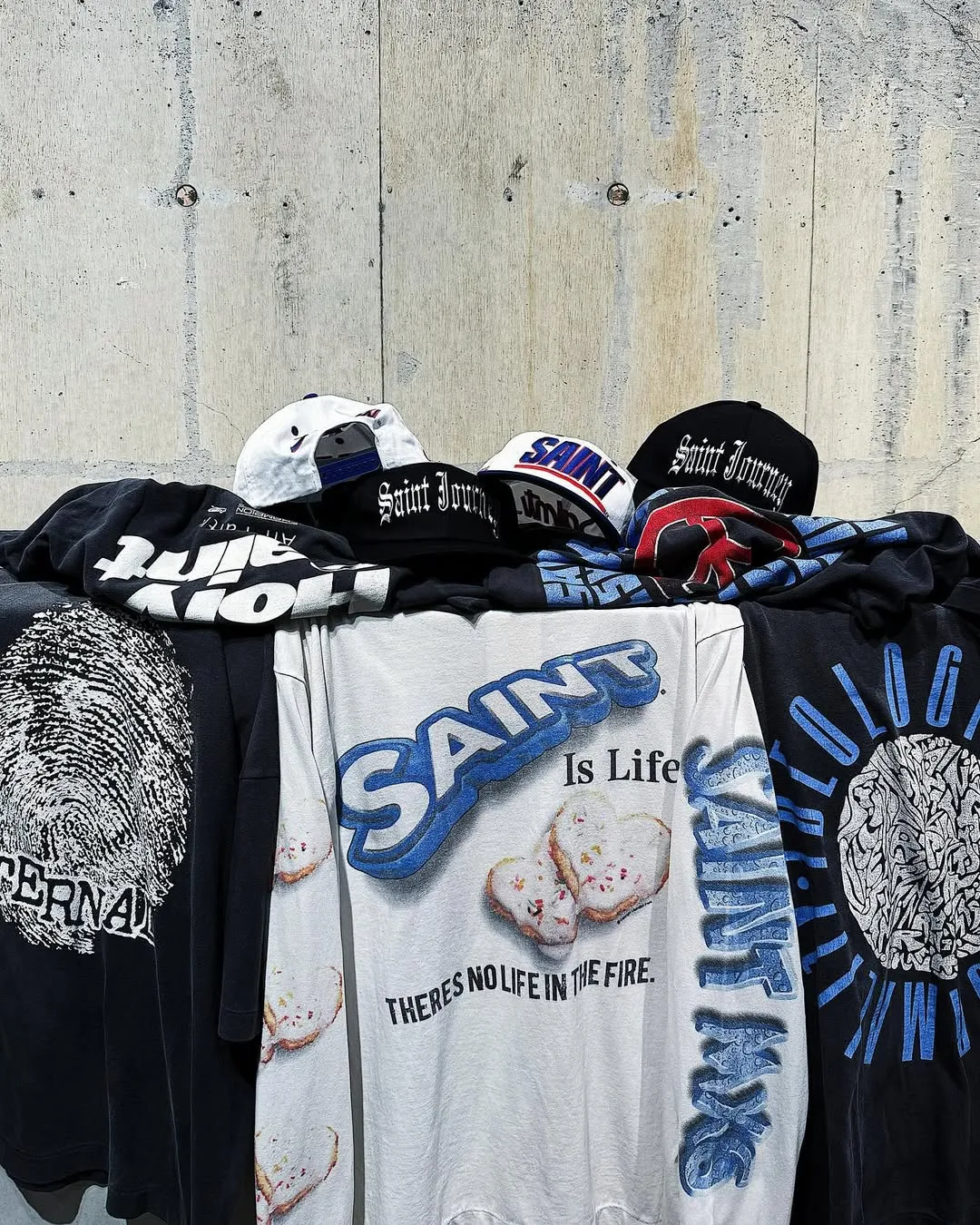 SAINT Mxxxxxx HEART COOKIES L/S TEE/WHT Love Oreo printed long sleeves Off-white S-XL Customized co-branded main mark/wash mark Correct version Ready-made garments washed and distressed VINTAGE feeling Top-notch printing technology Perfect restoration